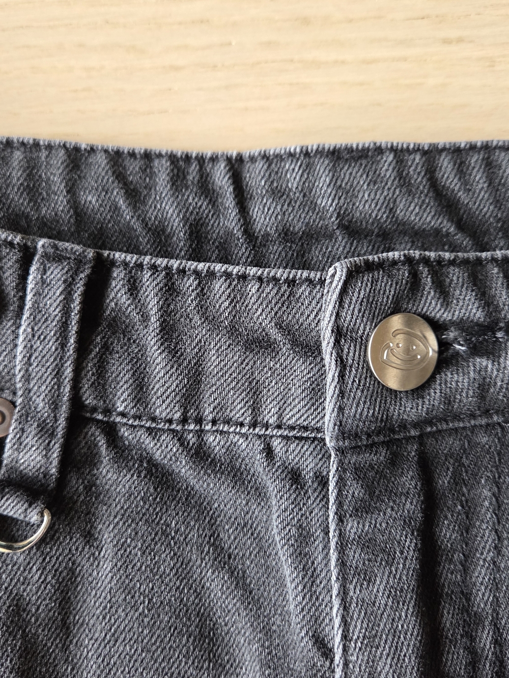 Drmers club baggy jeans in black - Picture 6 of 10